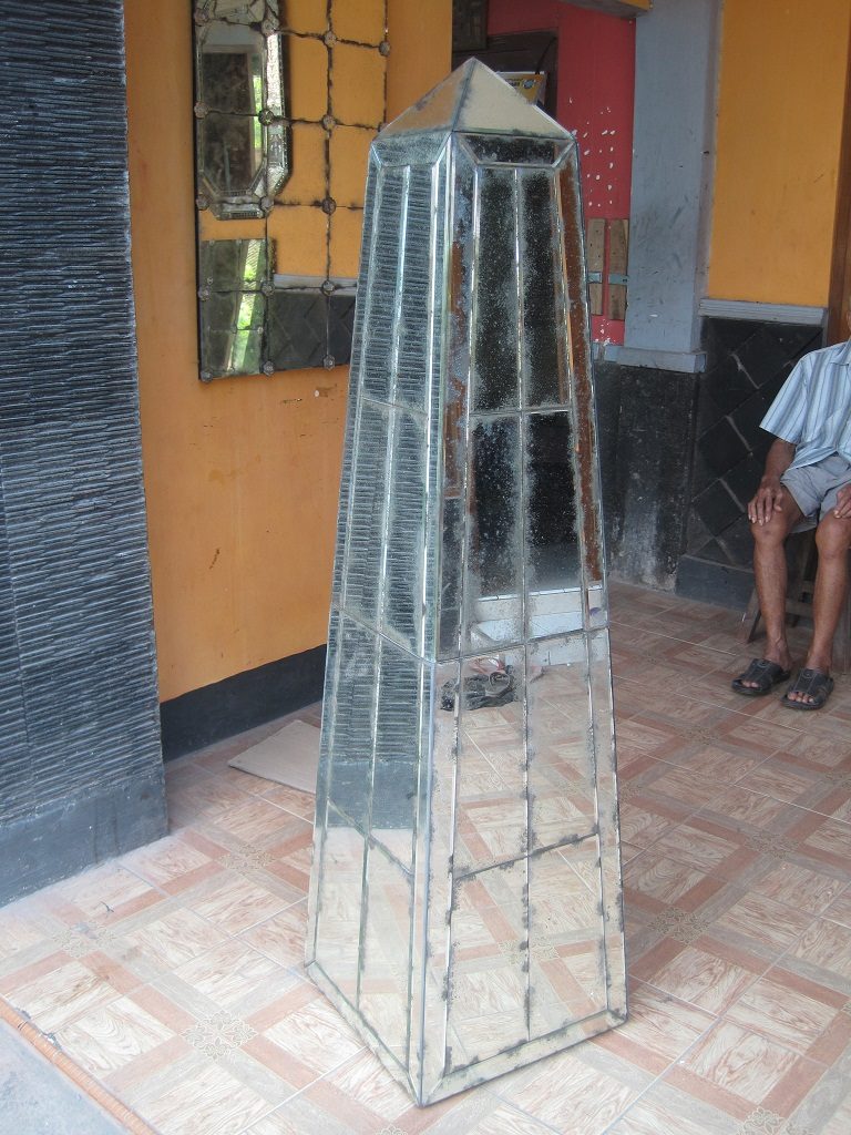 ANTIQUE VENETIAN MIRROR