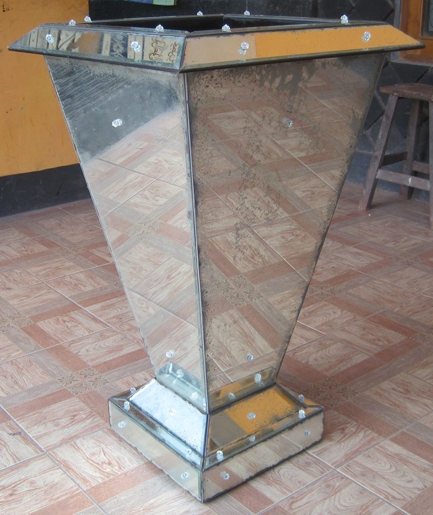 ANTIQUE VENETIAN MIRROR