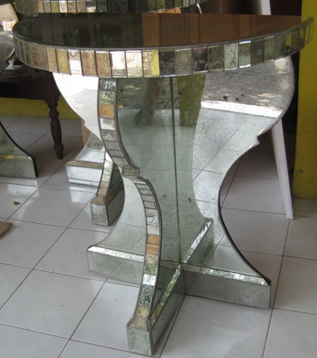 ANTIQUE VENETIAN MIRROR