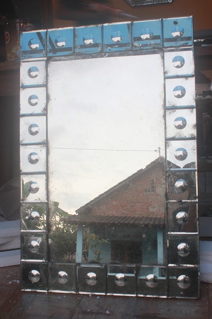 ANTIQUE VENETIAN MIRROR