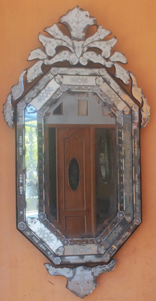 ANTIQUE VENETIAN MIRROR