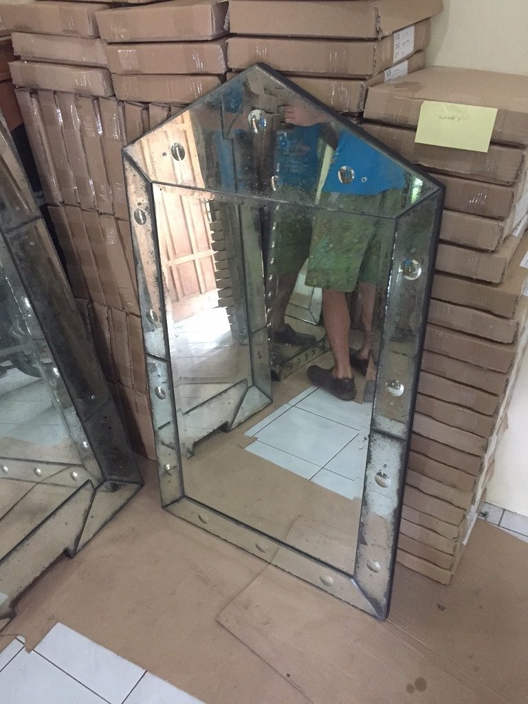 ANTIQUE VENETIAN MIRROR